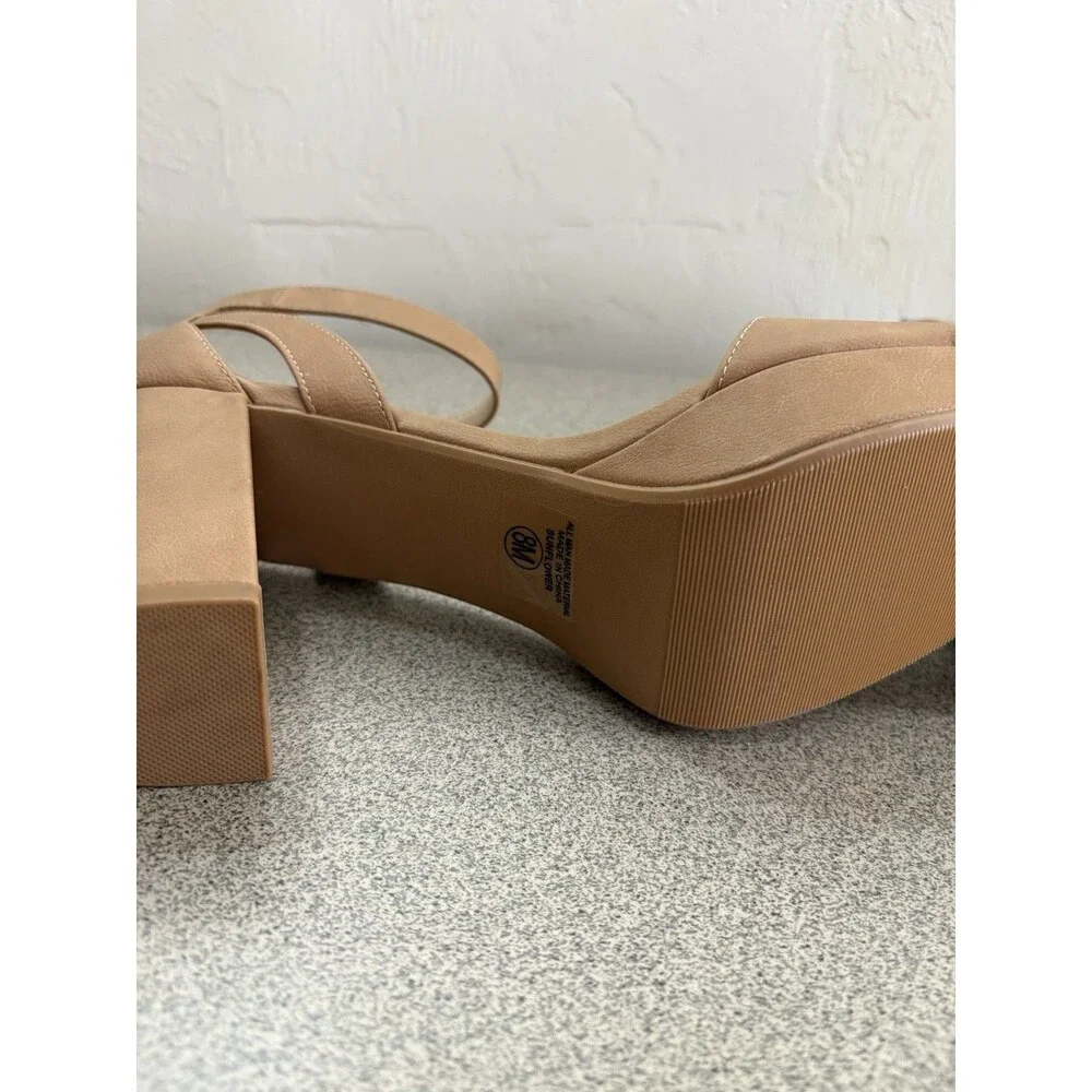 Y Not ? Womens Tan Block Heels Ankle Strap Size 8M  New Without Tags